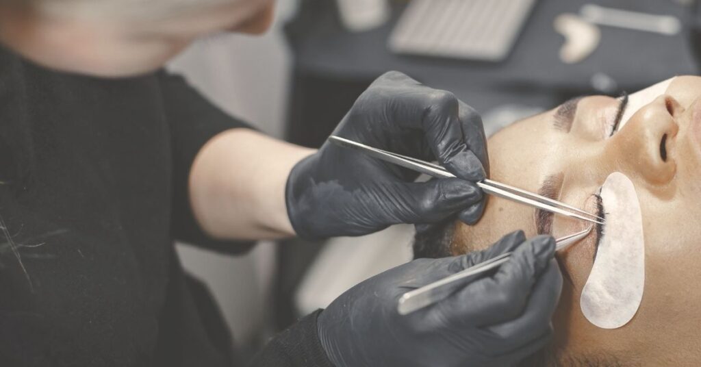 Sobre las extensiones de pestañas…